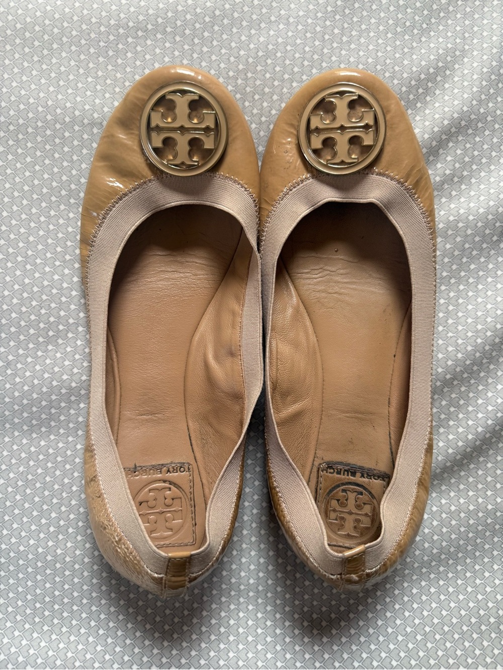 Tory Burch Beige Patent Leather Logo Ballet Flats